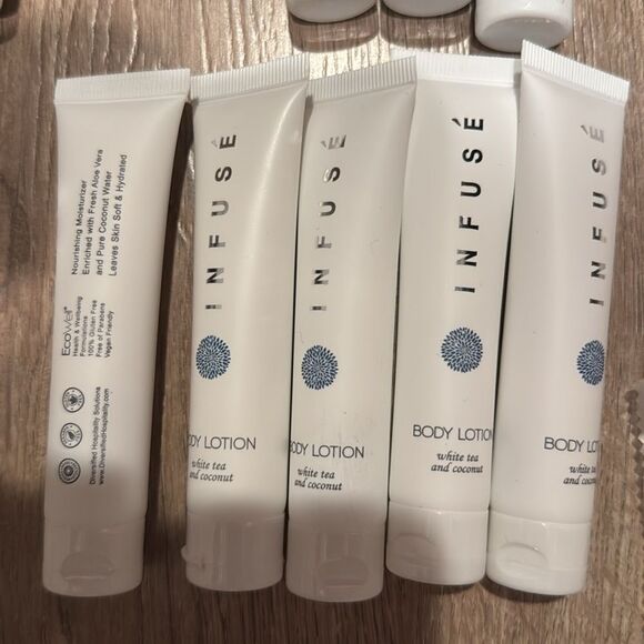 White Skincare Set bundle 19 travel size - Picture 6 of 10